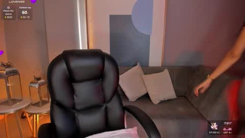 Sophie Houston online show from September 24, 2025, 2:15 am