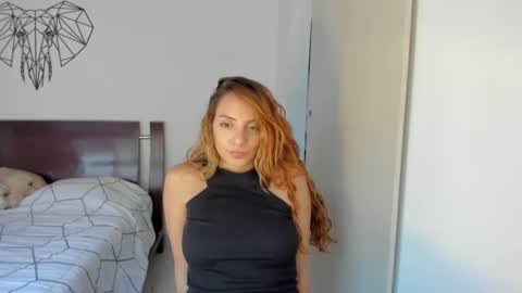 Snapshot of sophielatina chatting on January 18, 2025, 10:39 pm Sophia online show from January 18, 2025, 10:39 pm