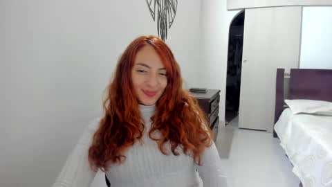 Snapshot of sophielatina chatting on October 4, 2025, 3:04 am Sophia online show from October 4, 2025, 3:04 am