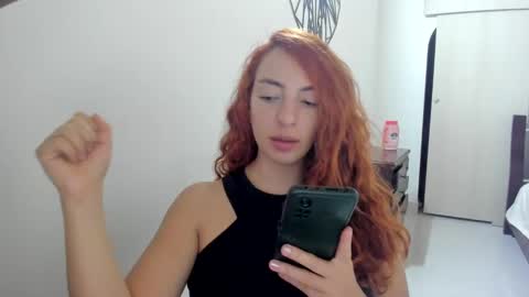 Snapshot of sophielatina chatting on October 8, 2025, 4:43 am Sophia online show from October 8, 2025, 4:43 am