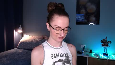 Snapshot of sophieleroux chatting on January 9, 2026, 7:26 pm sophieleroux online show from January 9, 2026, 7:26 pm