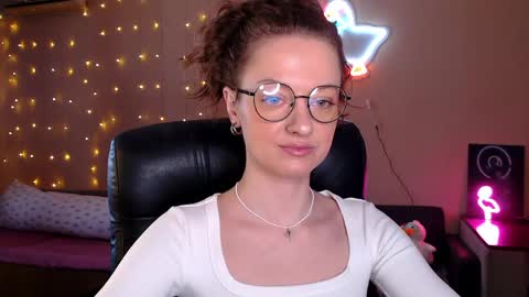 Snapshot of sophieleroux chatting on April 12, 2026, 11:15 am sophieleroux online show from April 12, 2026, 11:15 am
