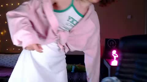 Snapshot of sophieleroux chatting on April 15, 2026, 10:44 am sophieleroux online show from April 15, 2026, 10:44 am