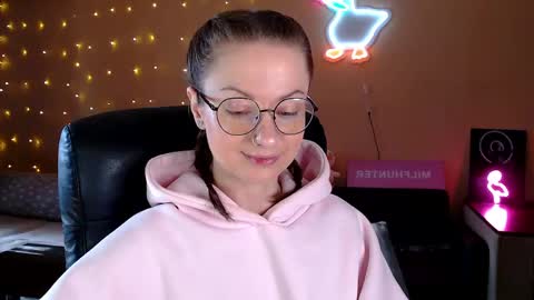 Snapshot of sophieleroux chatting on May 5, 2026, 1:52 pm sophieleroux online show from May 5, 2026, 1:52 pm