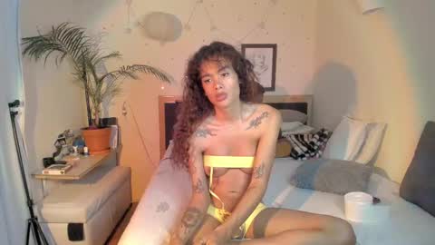 Snapshot of sophielondono21 chatting on February 28, 2025, 10:06 pm SofiTrans21 online show from February 28, 2025, 10:06 pm