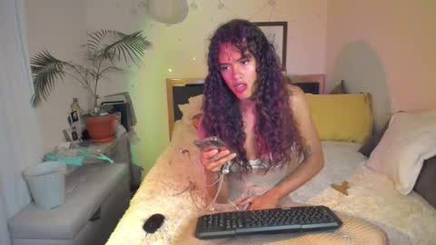 Snapshot of sophielondono21 chatting on November 14, 2025, 12:42 am SofiTrans21 online show from November 14, 2025, 12:42 am