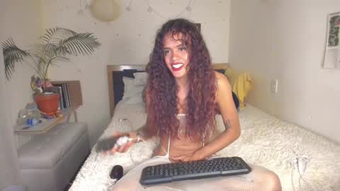 Snapshot of sophielondono21 chatting on December 3, 2025, 12:40 am SofiTrans21 online show from December 3, 2025, 12:40 am