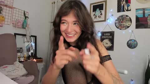 Snapshot of sophieluck chatting on December 18, 2024, 7:36 am Sophie online show from December 18, 2024, 7:36 am