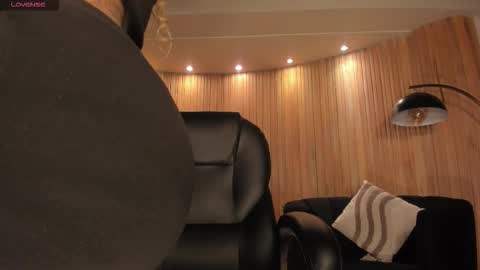 Sophie  Palmer online show from March 6, 2026, 11:28 am