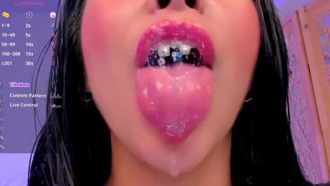 sophierooy online show from December 5, 2024, 5:06 pm