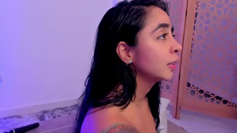 sophierooy online show from December 13, 2024, 1:04 am