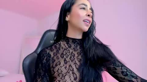 sophierooy online show from April 28, 2026, 2:33 pm