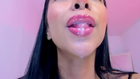 sophierooy online show from April 29, 2026, 2:32 pm