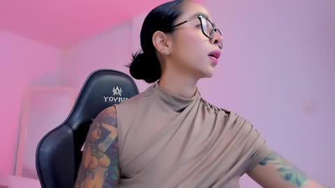 sophierooy online show from May 3, 2026, 1:11 am