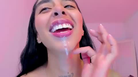 sophierooy online show from June 24, 2026, 11:59 pm