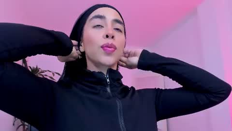sophierooy online show from July 18, 2026, 3:11 am