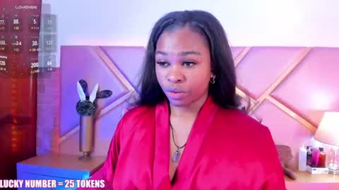 Snapshot of sophiesinclair chatting on June 17, 2026, 12:29 pm Sophie online show from June 17, 2026, 12:29 pm