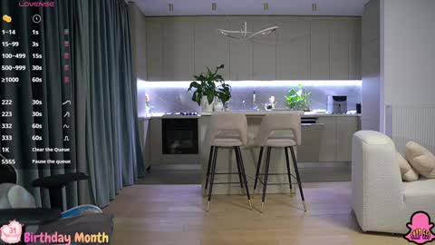       online show from December 21, 2025, 9:44 pm