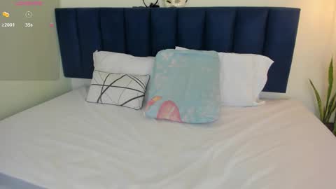 sophieturner_mg online show from November 1, 2025, 7:16 pm