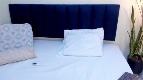 sophieturner_mg online show from April 28, 2026, 7:19 pm