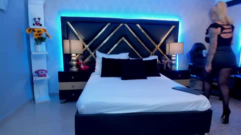 SophieWinslow online show from February 28, 2025, 12:42 pm