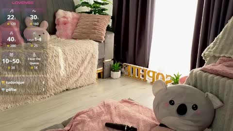 Sophie online show from April 9, 2026, 5:29 am
