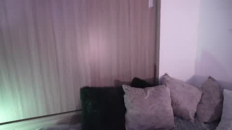 Sophiie online show from August 5, 2026, 4:26 am