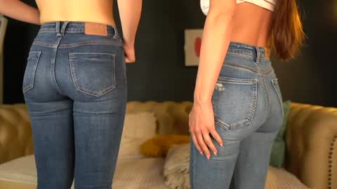 Sophydiva online show from November 17, 2025, 6:30 am