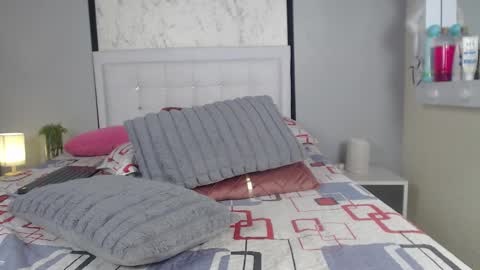 Snapshot of sopphiefox chatting on December 20, 2024, 4:14 pm Sofia online show from December 20, 2024, 4:14 pm