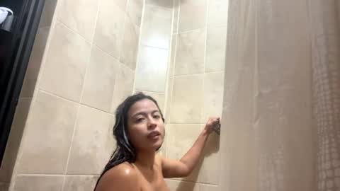 Snapshot of sopphiefox chatting on January 7, 2025, 11:03 pm Sofia online show from January 7, 2025, 11:03 pm