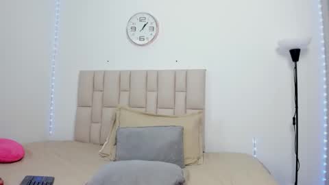 Sofia  online show from February 21, 2026, 6:03 am