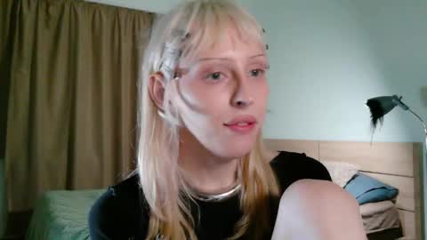 sora999999999 online show from April 23, 2026, 9:06 pm