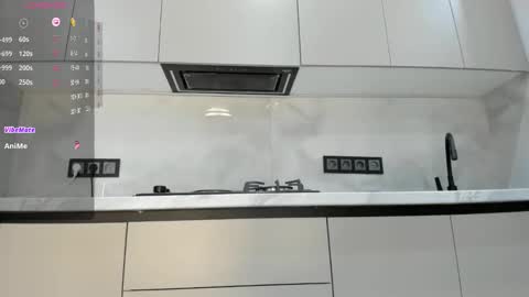 Mia online show from September 20, 2025, 3:18 am