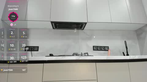 Mia online show from October 15, 2025, 5:13 pm