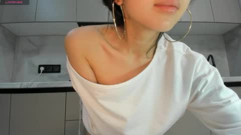 Mia online show from June 2, 2026, 3:36 pm