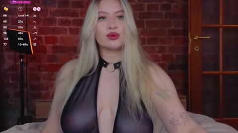 Snapshot of soulmeinme chatting on October 31, 2025, 8:21 pm soulmeinme online show from October 31, 2025, 8:21 pm