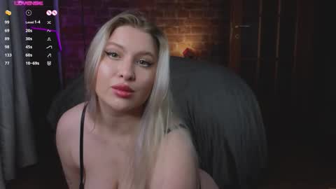 Snapshot of soulmeinme chatting on November 14, 2025, 8:07 pm soulmeinme online show from November 14, 2025, 8:07 pm