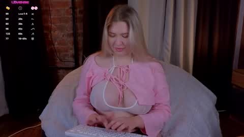 Snapshot of soulmeinme chatting on November 24, 2025, 7:46 pm soulmeinme online show from November 24, 2025, 7:46 pm