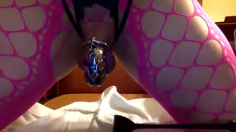 Snapshot of soundingslutslave chatting on December 4, 2024, 2:42 am soundingslutslave online show from December 4, 2024, 2:42 am