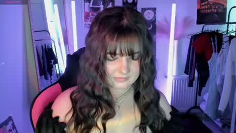 Snapshot of sour_cherry_ chatting on July 17, 2026, 12:01 pm Jennie online show from July 17, 2026, 12:01 pm