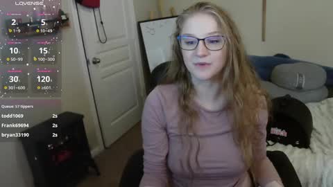 Snapshot of southerbunny chatting on December 14, 2024, 3:15 pm Bunnydathug online show from December 14, 2024, 3:15 pm