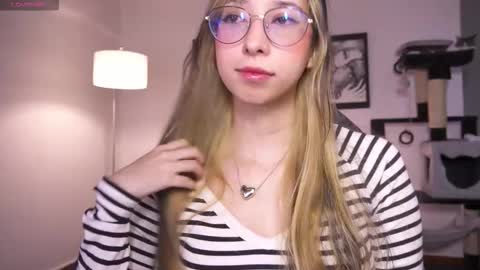 Snapshot of soy_iris chatting on November 15, 2025, 11:43 pm Irisita online show from November 15, 2025, 11:43 pm