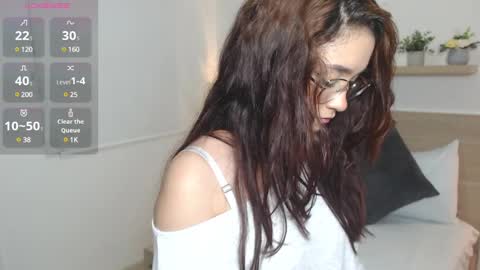 Snapshot of soy_mariana_ chatting on February 9, 2025, 2:28 am M A R I A N A online show from February 9, 2025, 2:28 am