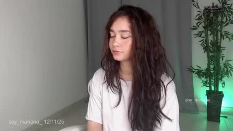 Snapshot of soy_mariana_ chatting on November 13, 2025, 2:21 am M A R I A N A online show from November 13, 2025, 2:21 am