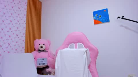 SoyQueen online show from April 28, 2026, 4:06 am
