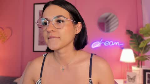 Snapshot of soysaraa_ chatting on January 27, 2025, 7:35 am Aleja online show from January 27, 2025, 7:35 am