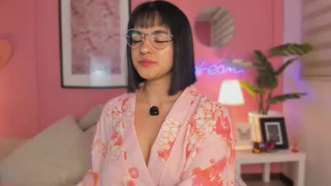 Snapshot of soysaraa_ chatting on October 9, 2025, 5:38 am Aleja online show from October 9, 2025, 5:38 am