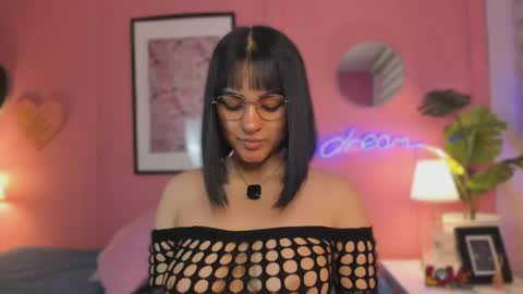 Aleja online show from May 5, 2026, 5:04 am