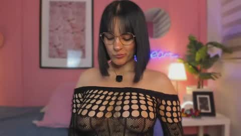 Snapshot of soysaraa_ chatting on June 2, 2026, 5:42 am Aleja online show from June 2, 2026, 5:42 am