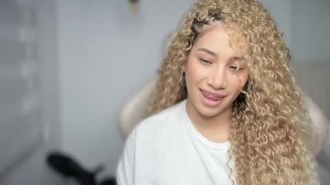 Snapshot of soytulu_ chatting on February 9, 2025, 2:29 pm brisa s online show from February 9, 2025, 2:29 pm